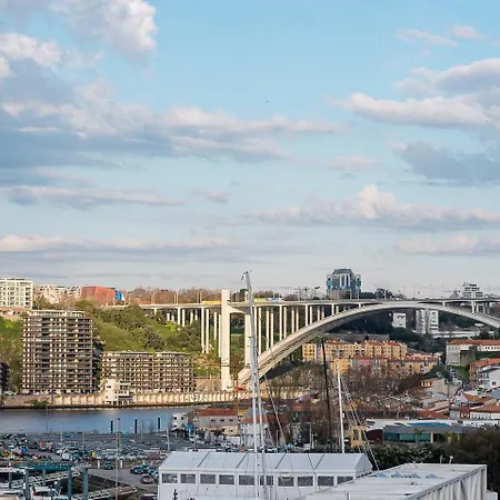 Guestready - Classy Retreat With River View 아파트 빌라노바데가이아