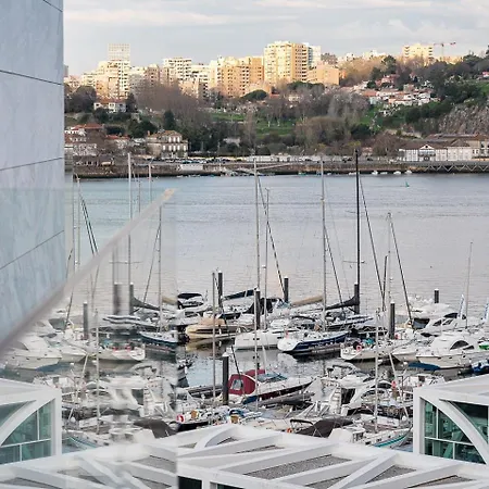 Guestready - Classy Retreat With River View 아파트 *