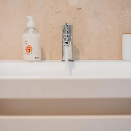 Guestready - Classy Retreat With River View 아파트