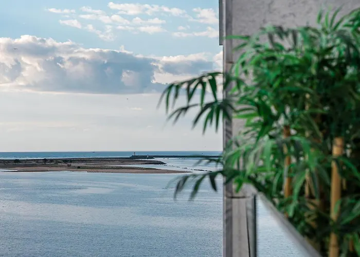 Guestready - Classy Retreat With River View