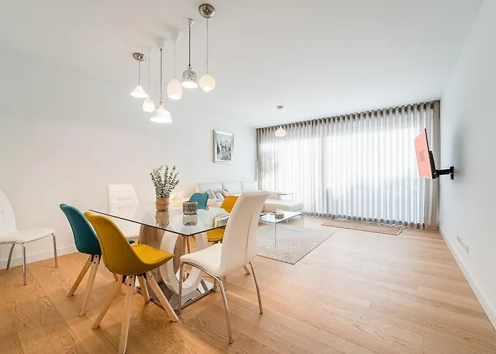 Guestready - Classy Retreat With River View Apartment