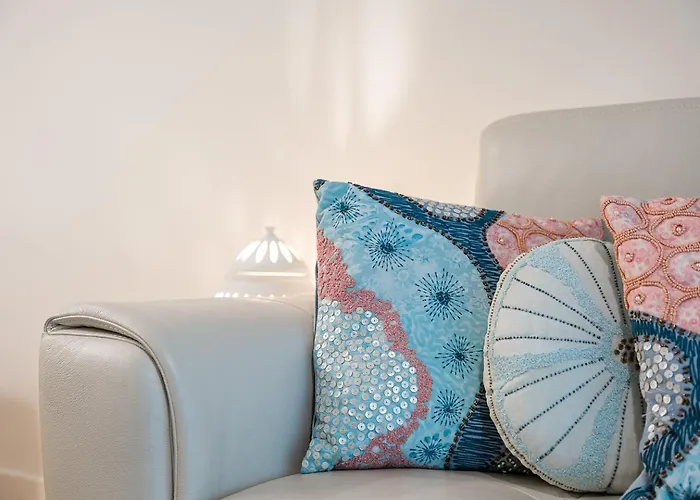 Lägenhet Guestready - Classy Retreat With River View *